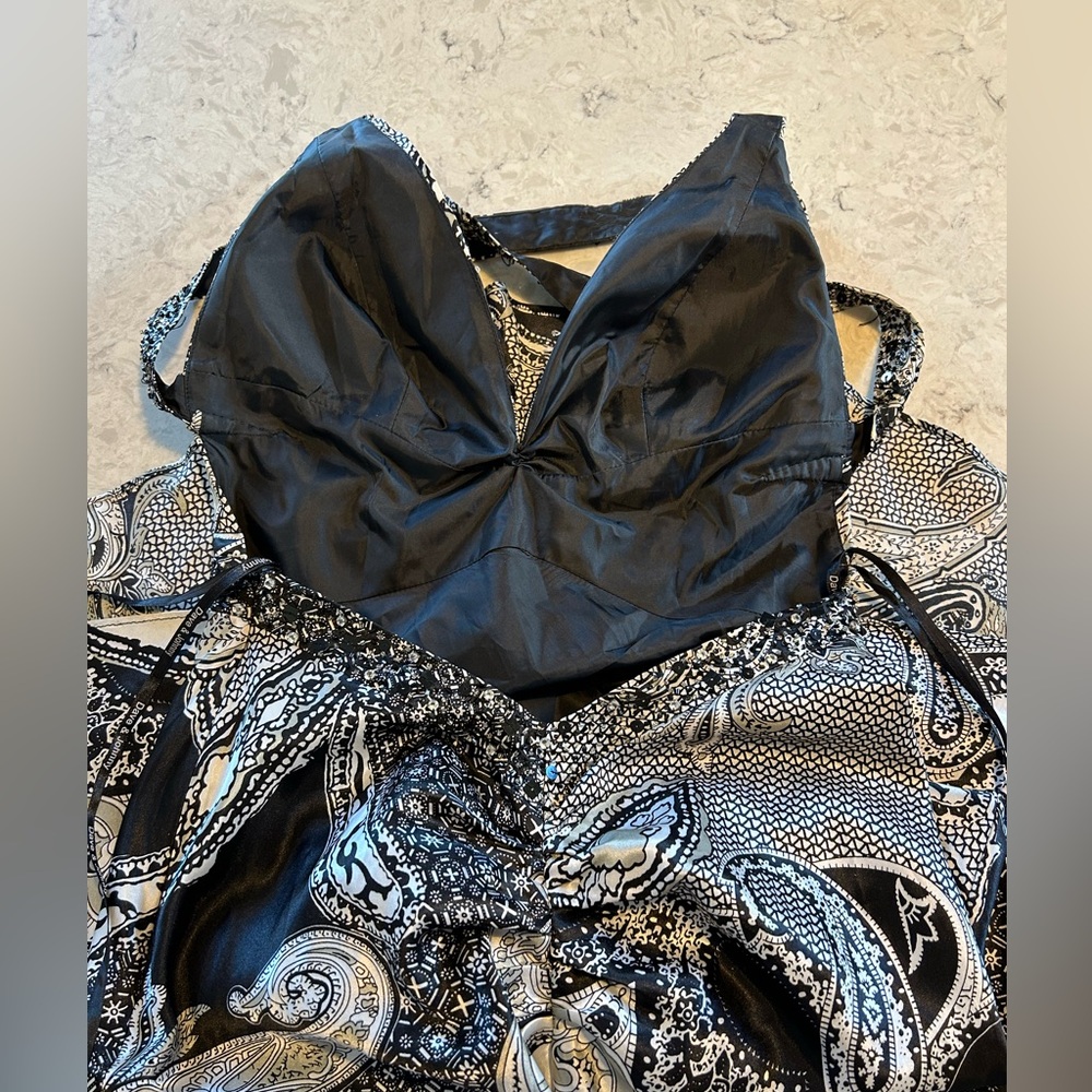 Dave & Johnny Black and White Paisley Maxi Dress with Crisscross Straps size 5/6 - Picture 14 of 16